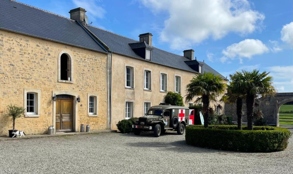 Le Clos Du Bas Courtil Guesthouse B&B Omaha Beach Osmanville Exteriör bild