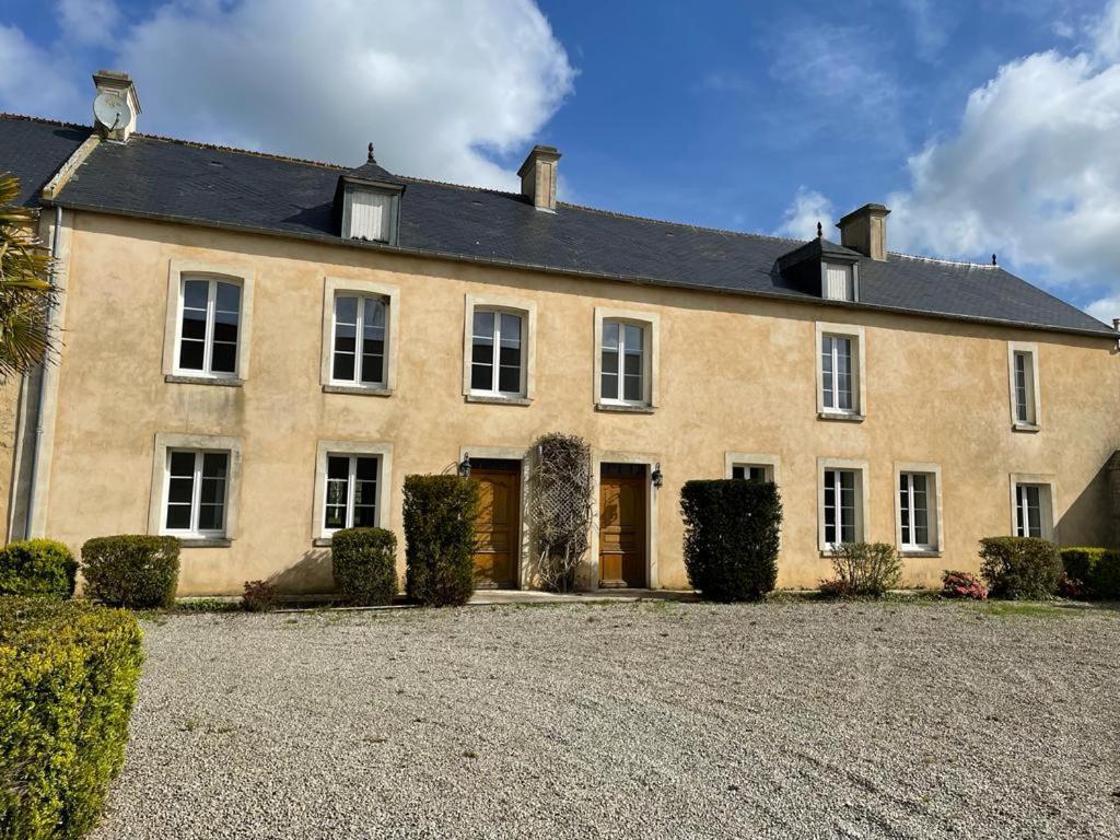 Le Clos Du Bas Courtil Guesthouse B&B Omaha Beach Osmanville Exteriör bild