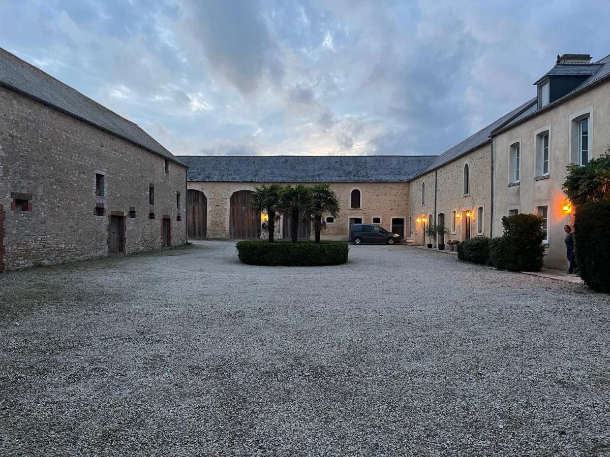 Le Clos Du Bas Courtil Guesthouse B&B Omaha Beach Osmanville Exteriör bild